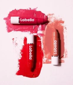 Labello Crayon Lipstick Poppy Red -Mode-Cosmetica Winkel 1035x1200 3