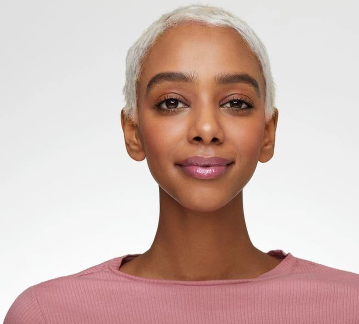 Essence Extreme Shine Volume Lipgloss 5 Ml 06 Candy Shop 7 Essence Extreme Shine Volume Lipgloss 5 Ml 06 Candy Shop - Afbeelding 7