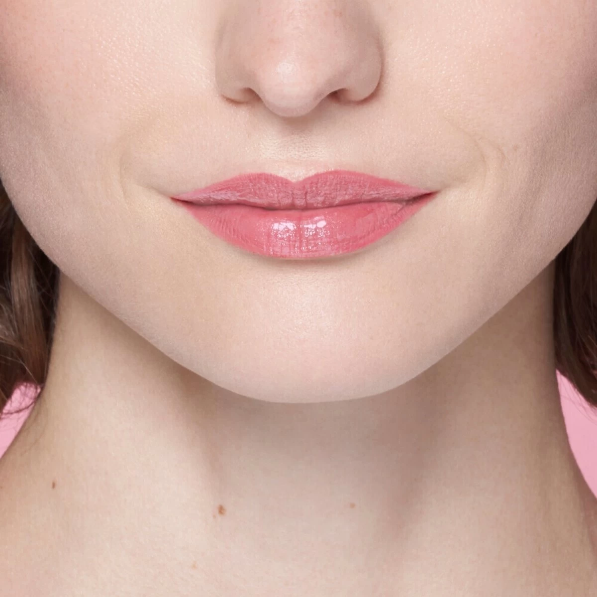 L’Oréal Paris Brilliant Signature Lippenstift - 305 Be Captivating - Roze - Ultra Glanzend 3 L’Oréal Paris Brilliant Signature Lippenstift - 305 Be Captivating - Roze - Ultra Glanzend - Afbeelding 3