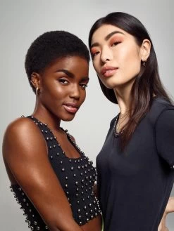 Rimmel London Lasting Finish Extreme Lippenstift - Buzz'n 130 -Mode-Cosmetica Winkel 901x1200