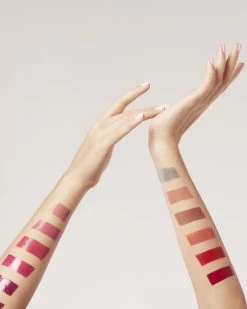 L'Oréal Paris Color Riche Shine Lipstick Lippenstift - 111 Pink Wonderland 16 L'Oréal Paris Color Riche Shine Lipstick Lippenstift - 111 Pink Wonderland -Mode-Cosmetica Winkel 960x1200 11